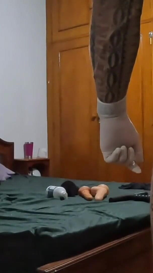 Putting Her Ass to Scream (World Tranny)