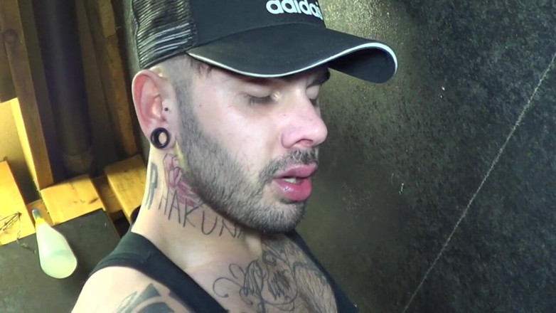 Crunch Boy: Issac Eliad fucked by Aday Traun in the backroom in...