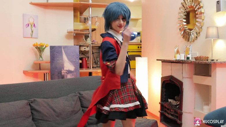 Nu Cosplay: Fetei cu părul albastru Sasha Paige îi place să-și fută pizda...