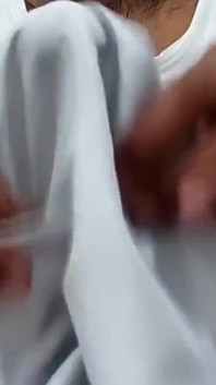 Saten ipek elle muamele porno - saten ipeksi beyaz takım elbise yarak kafasına sürtüyor (86)