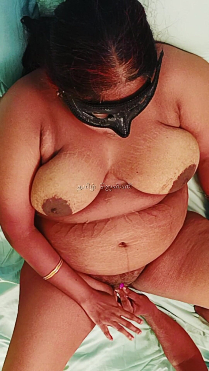 Tamil Jessy: Desi menjolok dan doggy