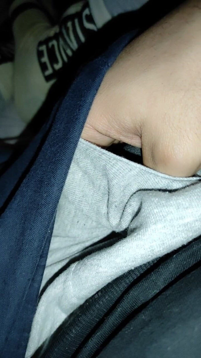 SmokedAlloy2: Les Dirtyjunkbro n’ont pas besoin de toilettes pour pisser. Il...