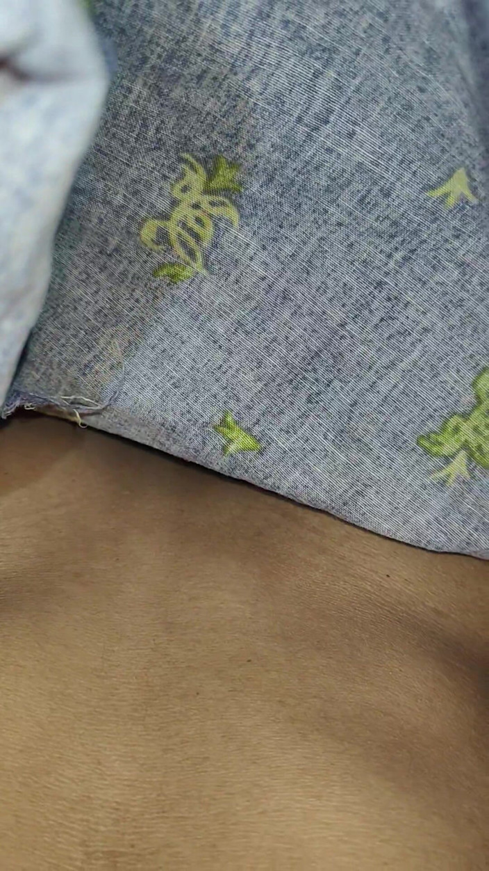 X videos: Chị kế Ấn Độ đút sâu vào cổ họng