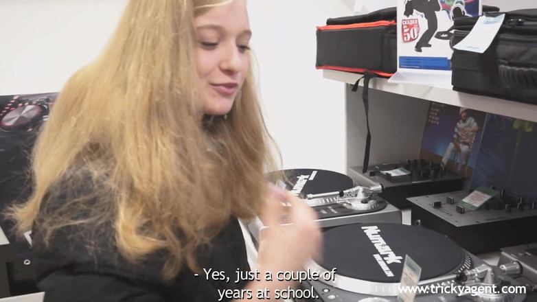 Tricky Agent: Její první porno casting film