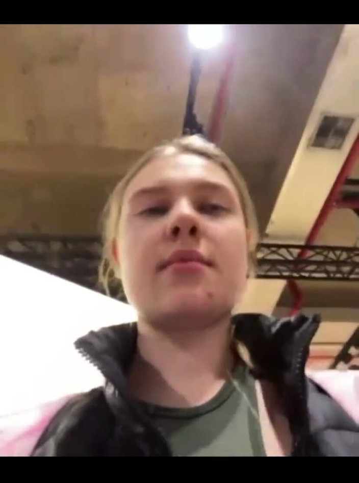 JuiceLussie: Vibromasseur sans fil dans ma chatte pendant un shopping au...