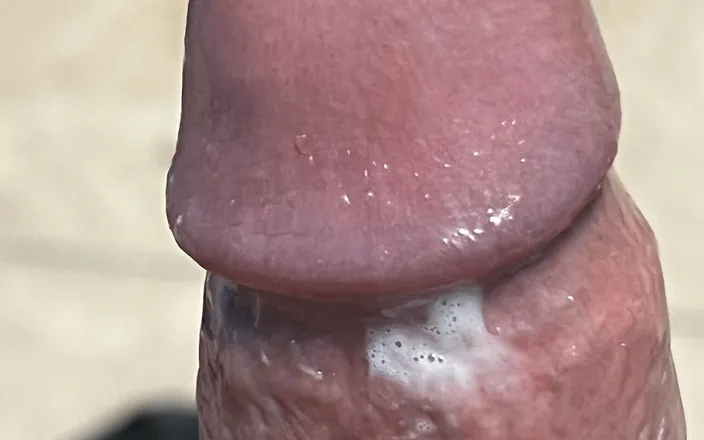 Bigbrook45: Jerking off Im My Stepmoms Pissy Panties