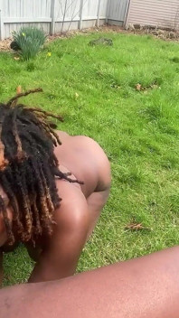 Jugosa tehoudini al aire libre chupando y follando