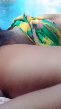 Muilti si muilti dengan kaki aduhai lagi asik fingering memekku sampai muilti orgasme lebar banget