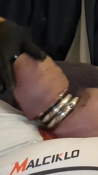 Můj megagrpte silikonový penis se chystá stříkat