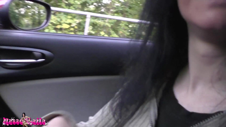 Laila Banx: Baise par une auto-stoppeuse ! Ramasser une salope à sperme