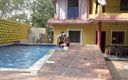 BengaliPorn: Vysokoškolačka a její přítel udělali milující a šukání v bazénu a...