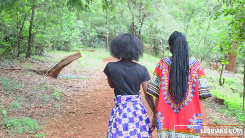 African Lesbians: เลสเบียนมือสมัครเล่นผิวดำแอฟริกัน ดูดหีแล้วแตกน้ำพุ่ง!