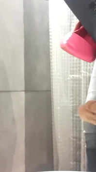 Desperate Pee in My Jeans e Pink High Heels