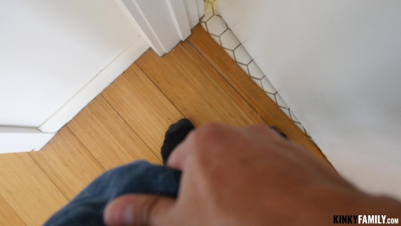 Kinky Family: Comforting my stepsis with sex