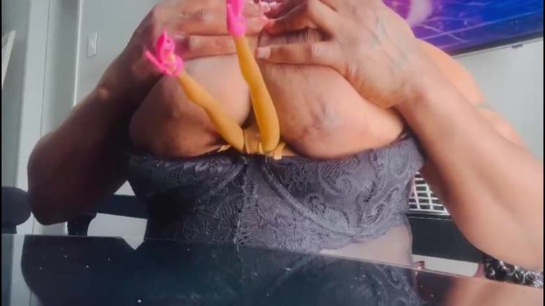 Maeling: Married Ebony Slut Stepsister Breast Stifling