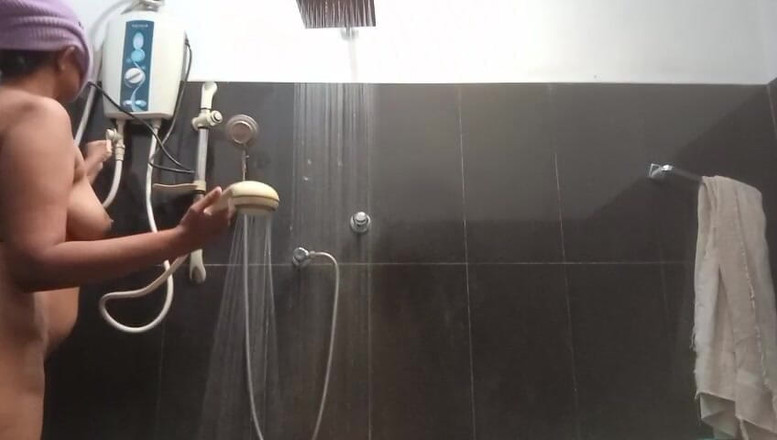 Anne White: Büyük memeli amcığımla boş vaktim olduğunda üvey erkek kardeş üvey kız kardeşinin...