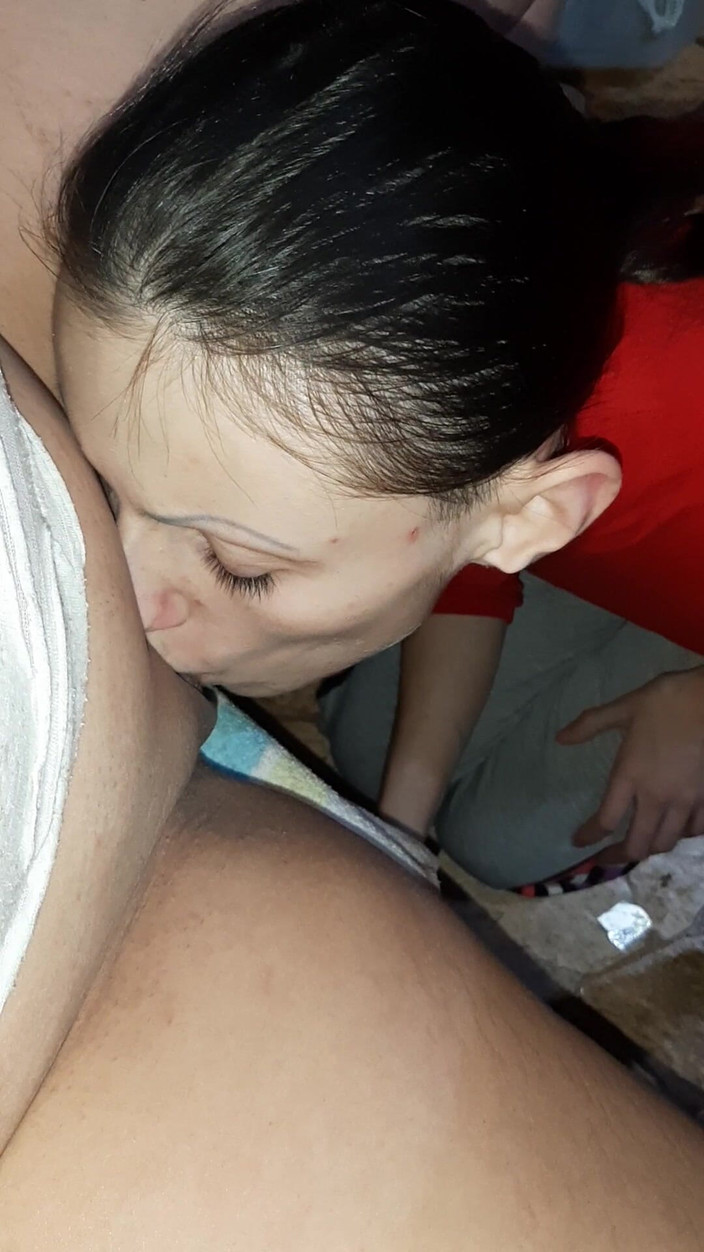 Lesbian-illusion: Saya membuatkan lututnya makan pepek saya - ilusi lesbian