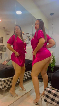 Reife latina will in ihrem zimmer gefickt werden