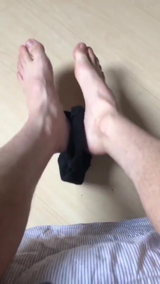 Riu Melo: Twink - massagem erótica e exótica com pés