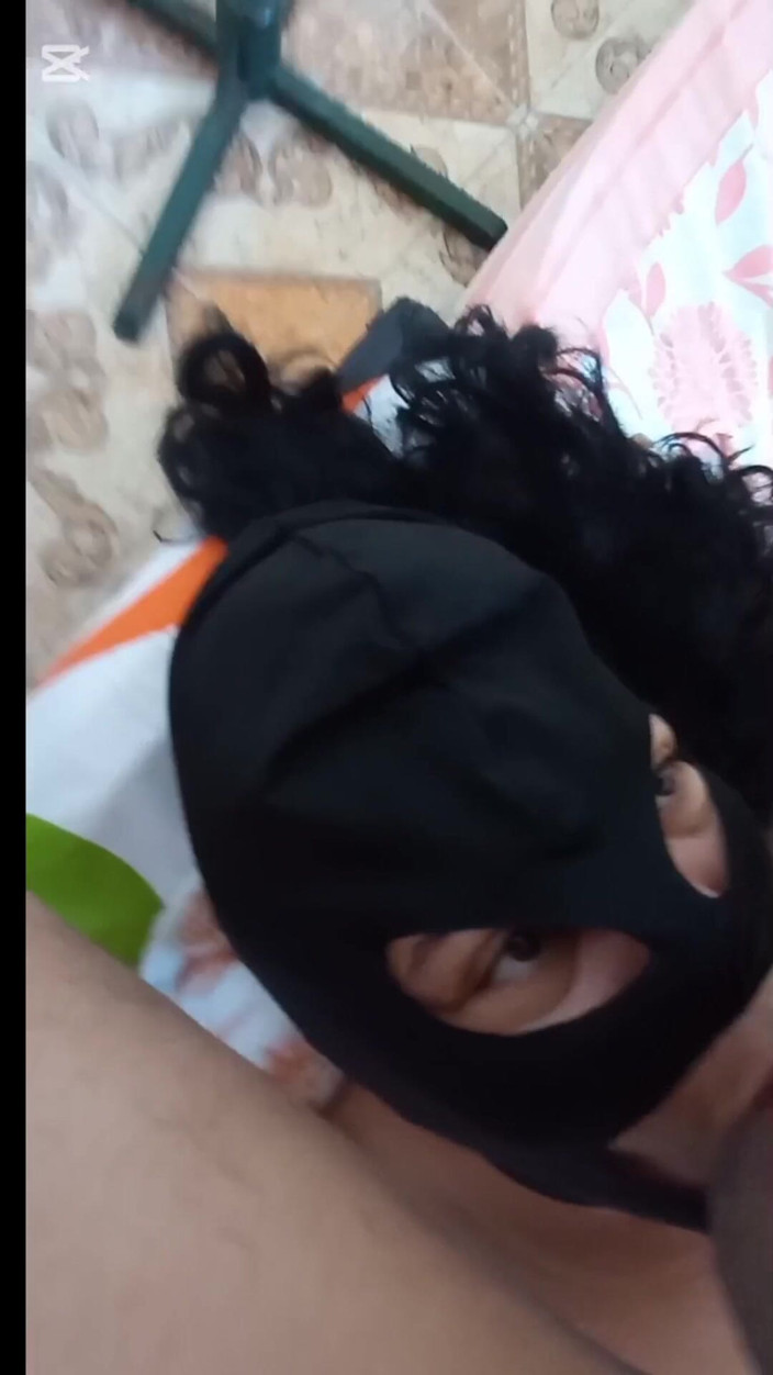Bondage homemade mature: Bağlı evli kadın ve gırtlağına kadar alıyor