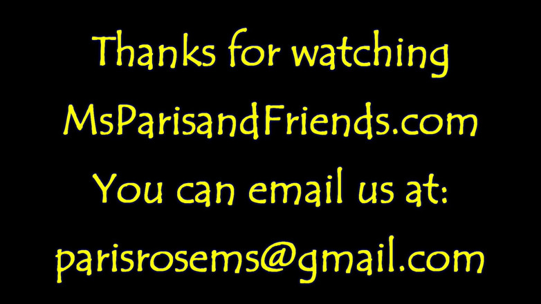 Ms Paris and Friends: Palenie bikini