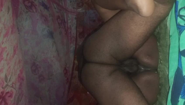 Auntixxx69: Мой начальник трахал мою киску так сильно, что из неё хлынула вода