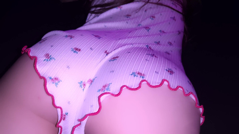 holokitty: Geile stiefschwester mit knackarsch spät in der nacht sex, von...