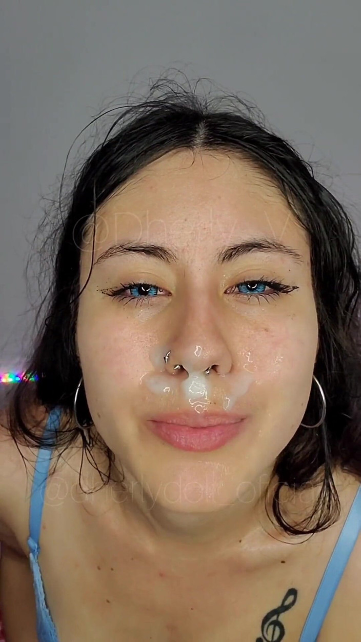 DherlyDoll: Kompilasi crot sperma, cewek cantik lagi asik telan sperma!