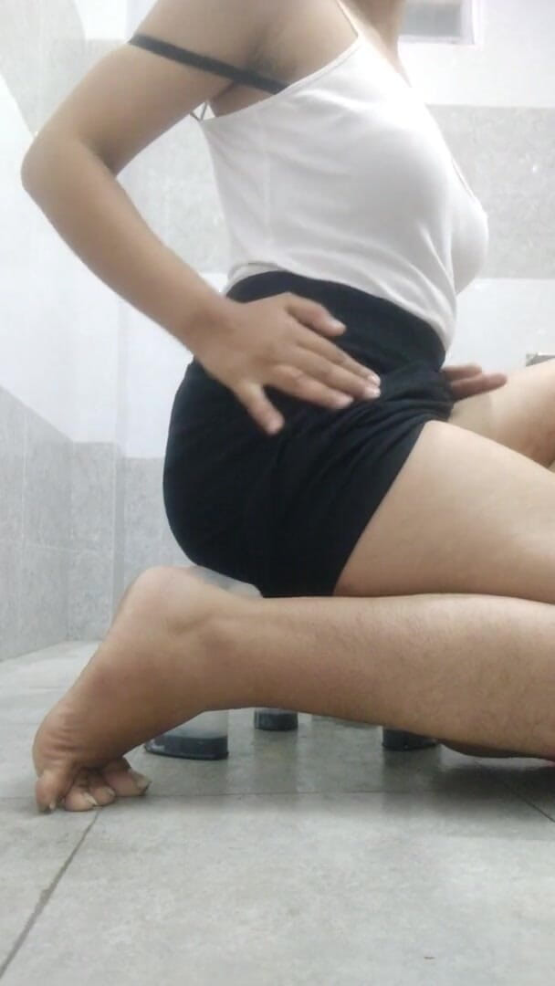 Terirandi1234: Sesso in bagno con il capo