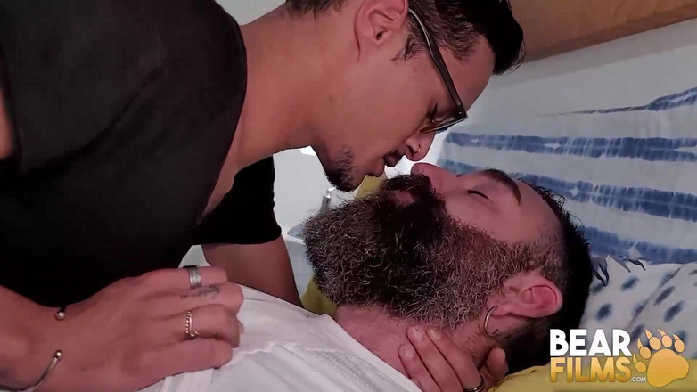 Bear Films: Bearfilms Jock Ray Crosswell oklep przez Gay Bear Rob Hairy