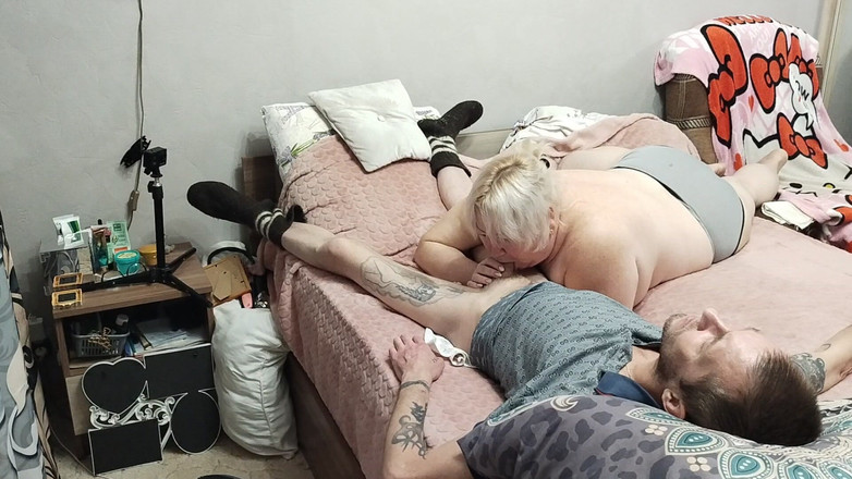 Zona901: Pompino gentile e sperma caldo nella bocca della ragazza