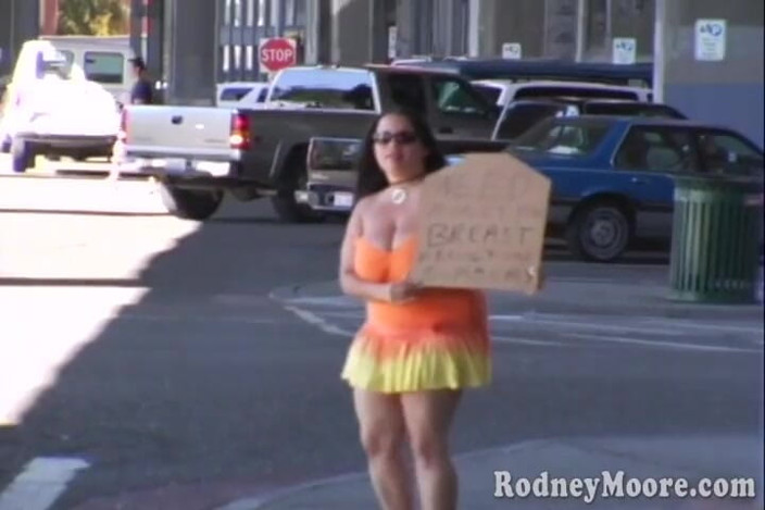 Scale Bustin Babes: ヴィンテージ爆乳Devyn 90年代のナチュラル