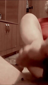 Seksi Elf, Oral Seks ve Ayak Fetişi ile Noel Baba'yı Kurtarıyor