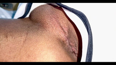 Bernardo Bugatti: Malý zadek s mrknutím Chce péro