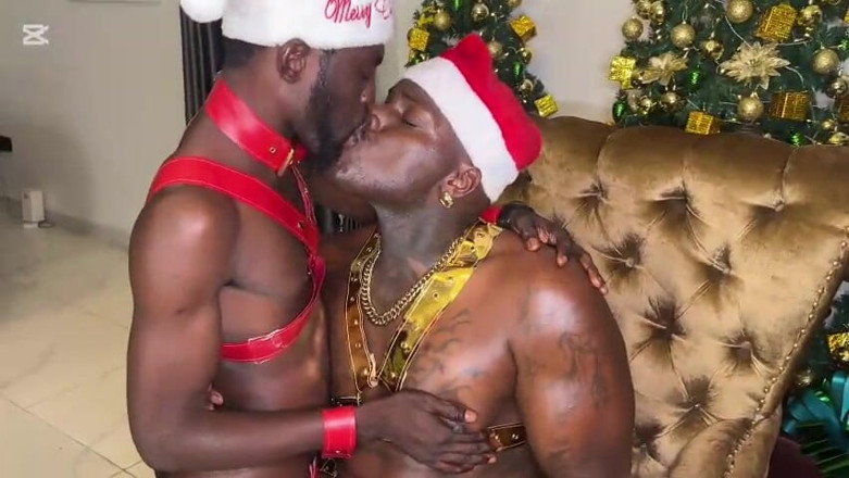 Porchey: Memek mereka dientot habis-habisan sama dua cowok serbaguna bagian 2