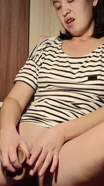 OniSoi: Bersendirian, saya mahu menghisap batang dan kongkek