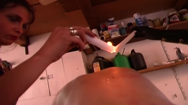 BDSM6.CLUB: Tända ljus som sträcker mogen röv vidöppen