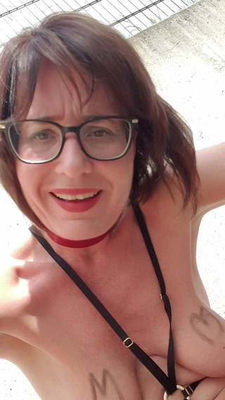 JulieEroticDress: Ejaculează la Big Flash