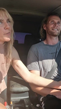 Une Blonde Sexy Avale Du Sperme Après Une Pipe