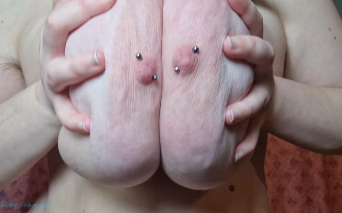 Alice mayflower productions: Gros plan sur les seins - fille en solo
