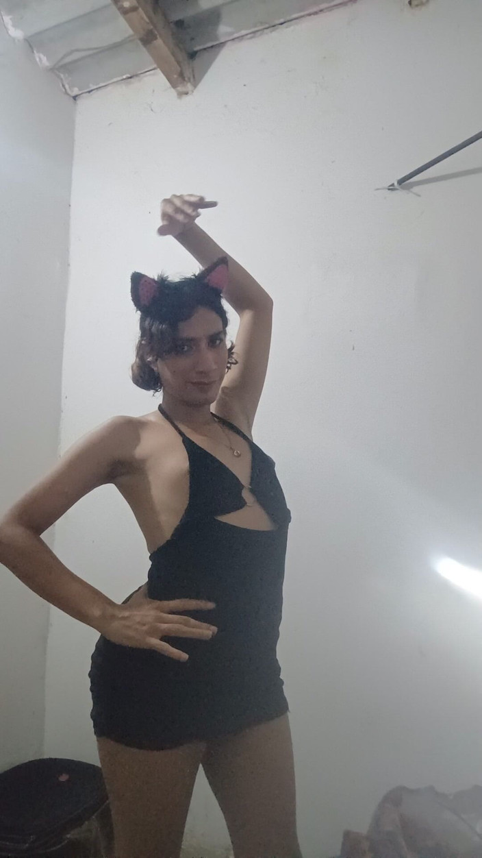 Femboy from Colombia: Em preto esta menina dando sua dança