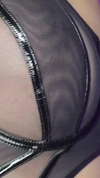 Czy to naprawdę twój pierwszy raz: POV anal plugging i strap-on jebanie przez twoją dziewczynę