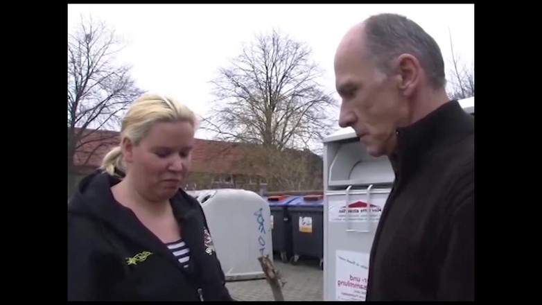 Muschi movie official: 口いっぱいにペニスを詰め込み、指でクリトリスを擦る