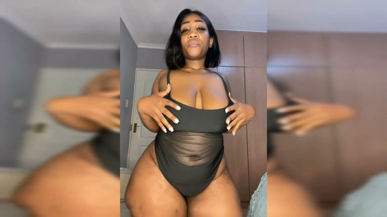 Legendary Booty Overdose: เปลื้องผ้าและเล่นหี