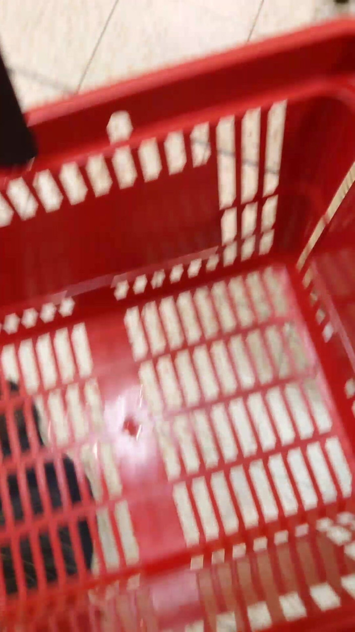 Carmen_Nylonjunge: 쇼핑할 때 내가 특별히 신는 신발