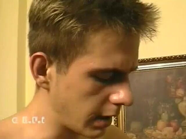 Nasty matures and dirty grannies club: Teenboy mě nutí cítit se mladá