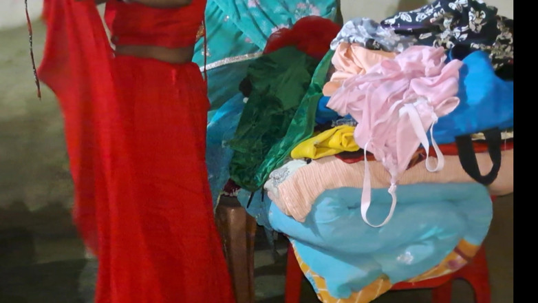 Trilokinath: Bihari Village Bhabhi Dress Change in Home
