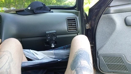 Zona901: In the Car in the Parking Lot, My Stepmom Jerks...