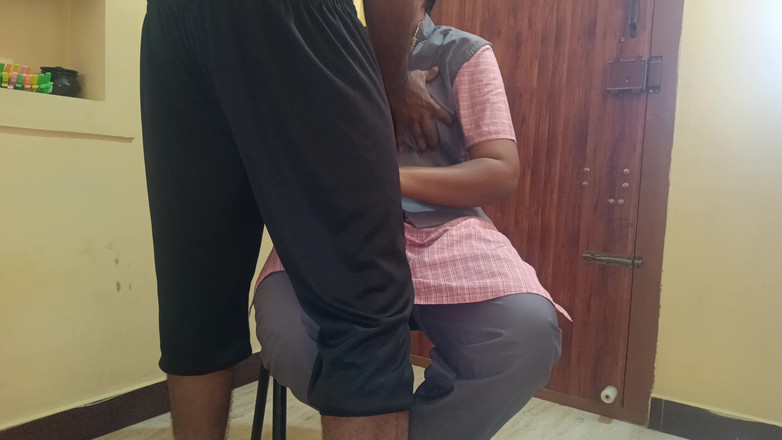 Pushpa studio: College-mädchen betrügt