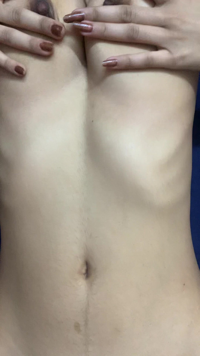 Riya mickey: 本物の義理の妹と義理の兄弟が真夜中に両親の後ろで性関係を築く